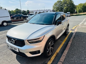 Used Volvo XC40 2018 for sale - 76012659: Photo