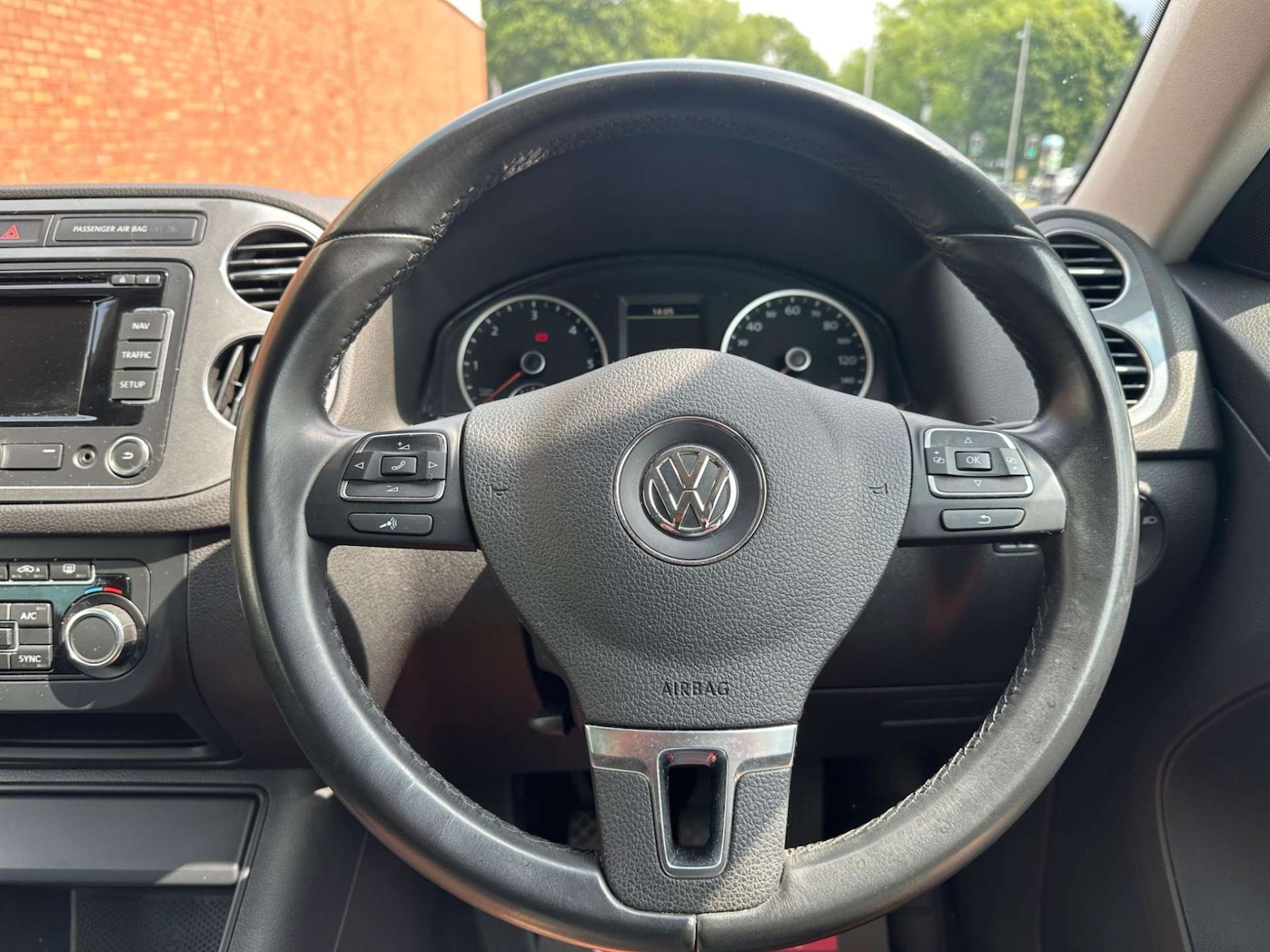 Used Volkswagen Tiguan 2014 for sale - 76946155: Photo 16