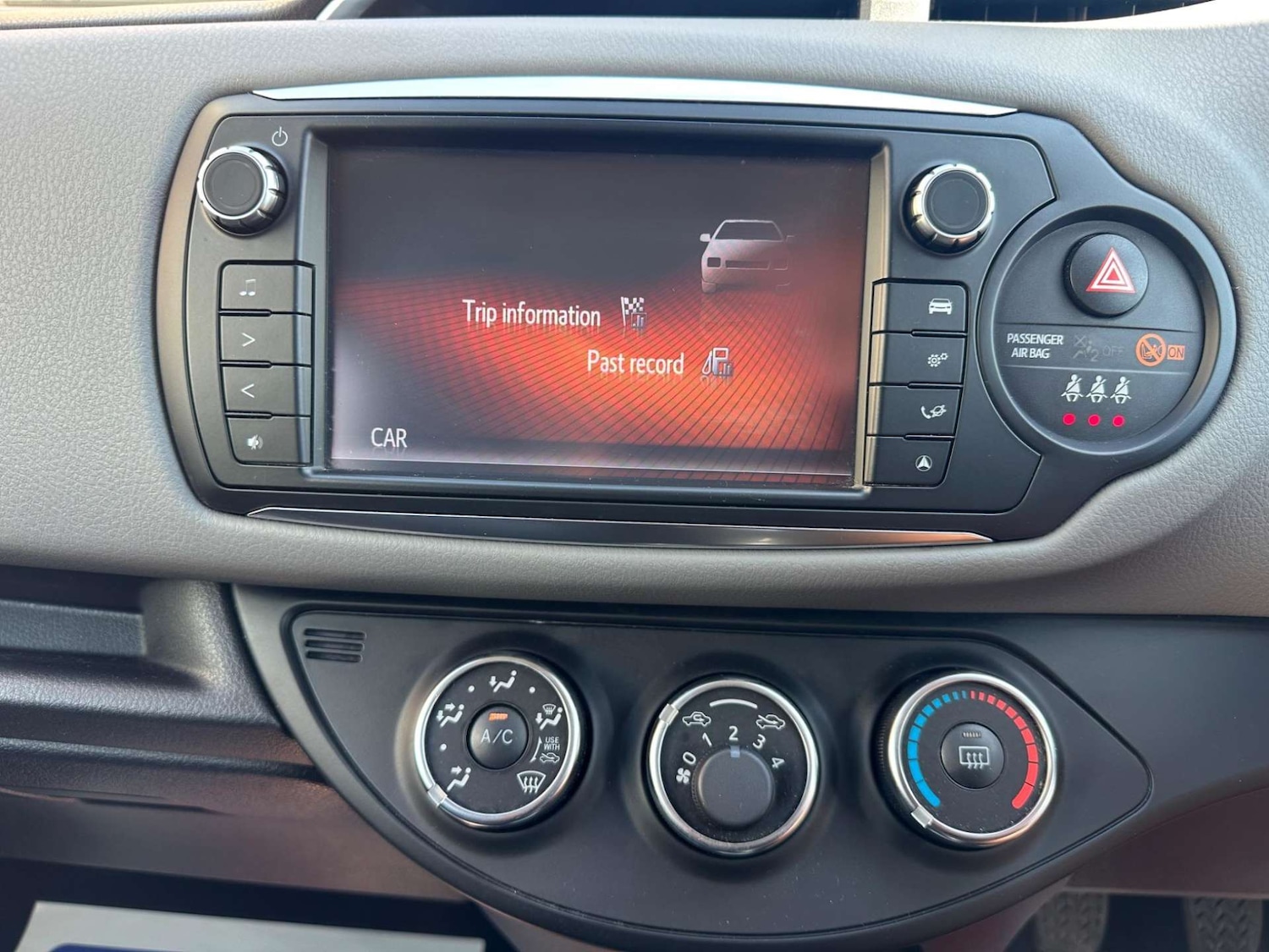 Used Toyota Yaris 2016 for sale - 76946159: Photo 15