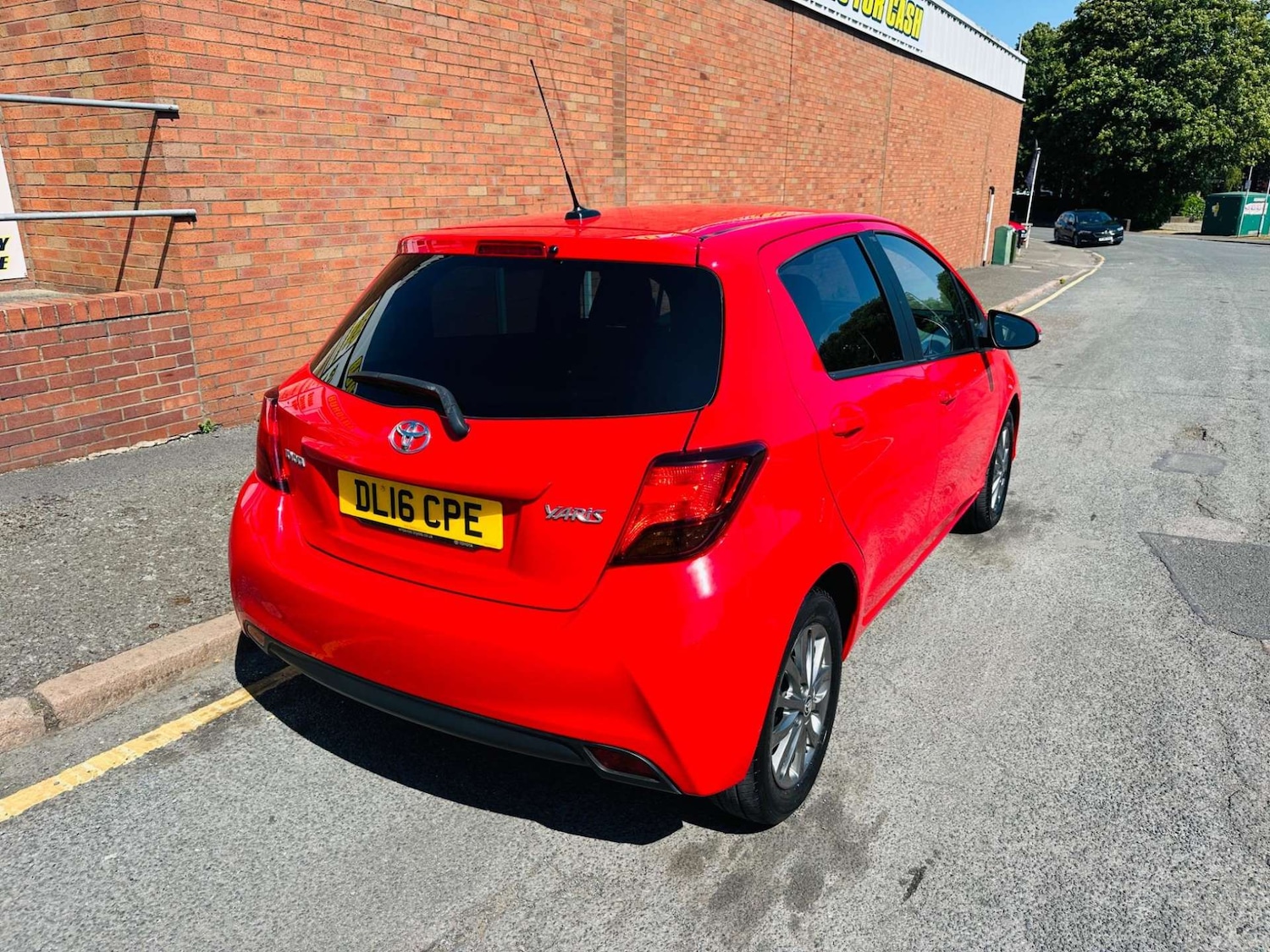 Used Toyota Yaris 2016 for sale - 76946159: Photo 8