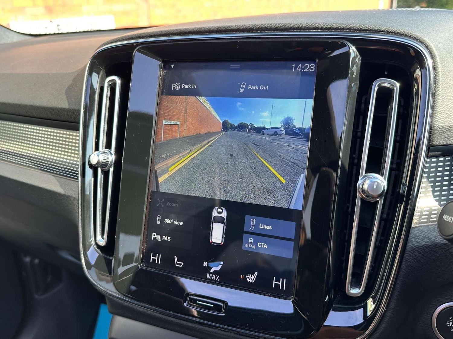 Used Volvo XC40 2018 for sale - 77775459: Photo 24