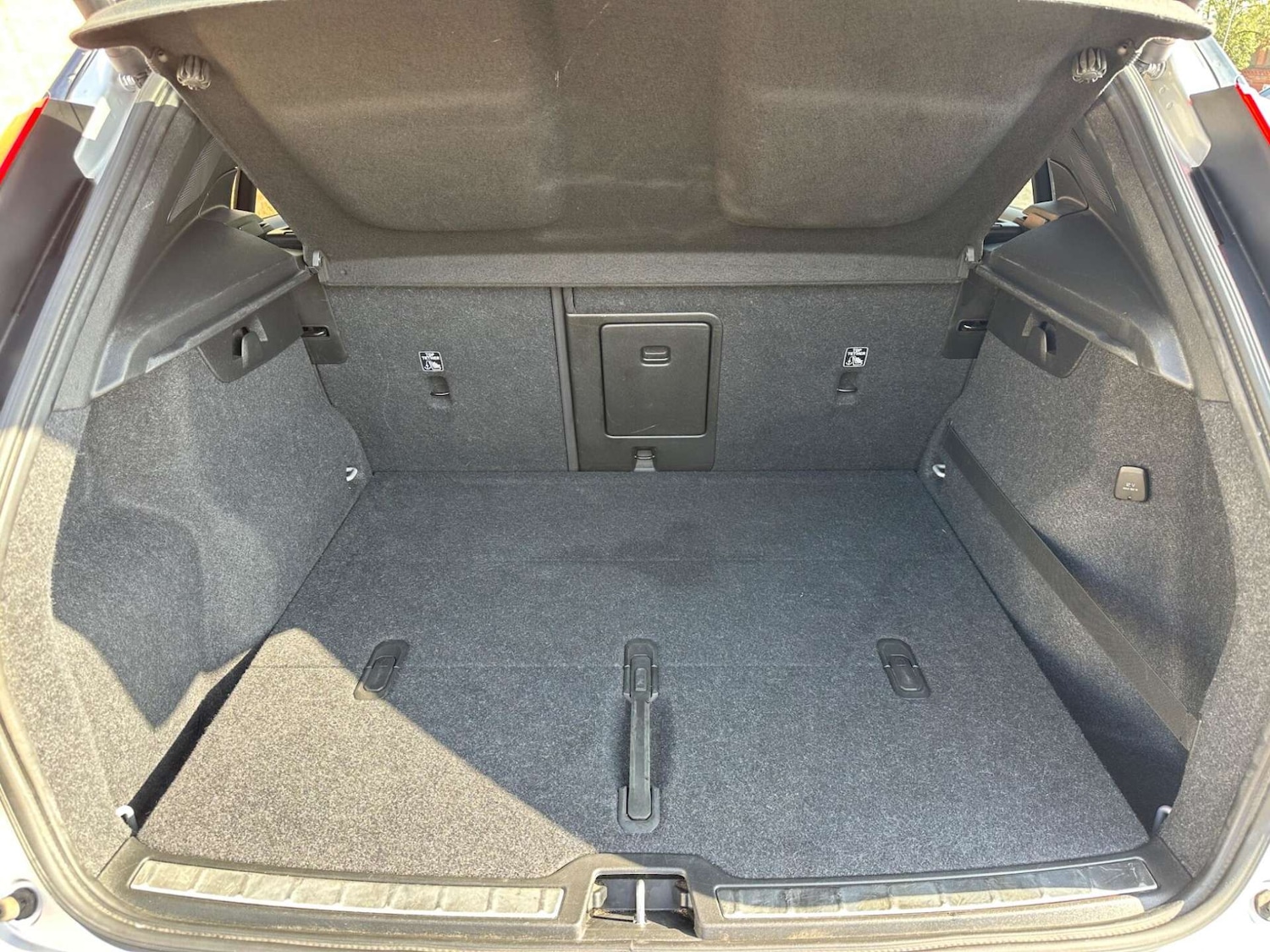 Used Volvo XC40 2018 for sale - 77775459: Photo 31