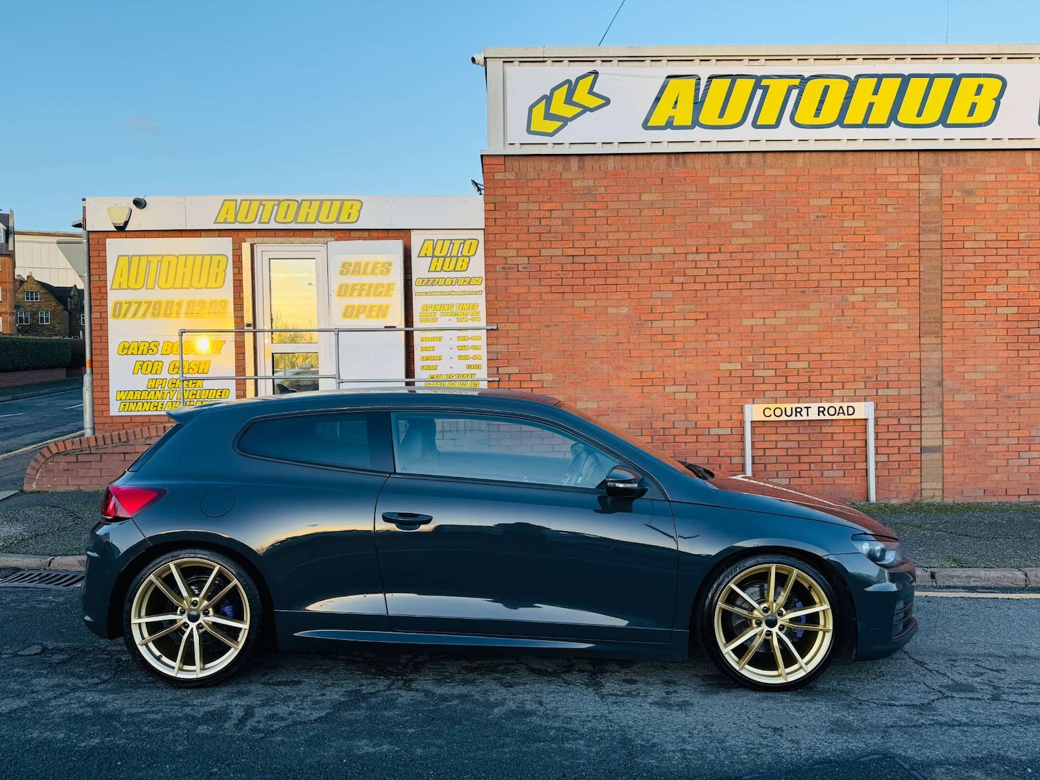 Used Volkswagen Scirocco 2015 for sale - 77022552: Photo 2