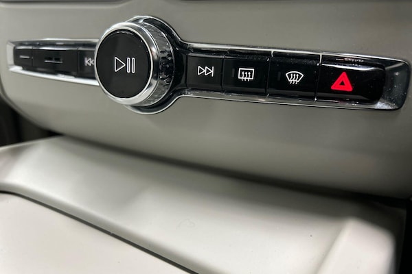 Used Volvo XC60 2018 for sale - 76247891: Photo 18