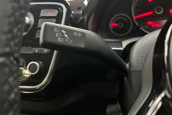 Used Volkswagen up! 2015 for sale - 76032469: Photo 8