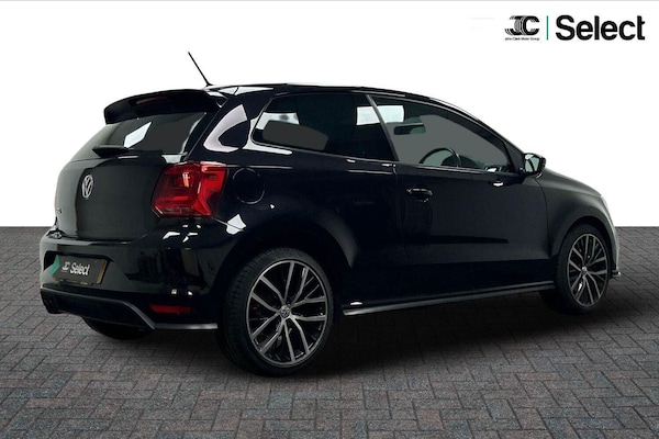 Used Volkswagen Polo 2016 for sale - 76247649: Photo 2