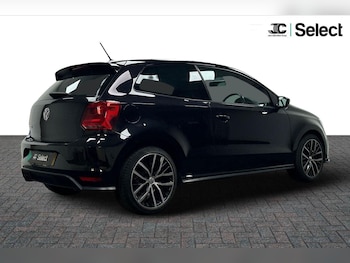 Used Volkswagen Polo 2016 for sale - 76247649: Photo 2