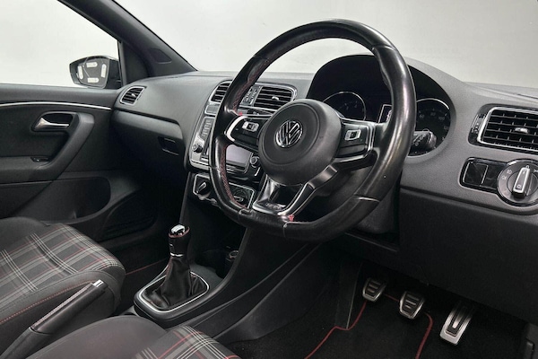 Used Volkswagen Polo 2016 for sale - 76247649: Photo 7