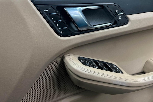 Used Porsche Macan 2021 for sale - 75459006: Photo 22