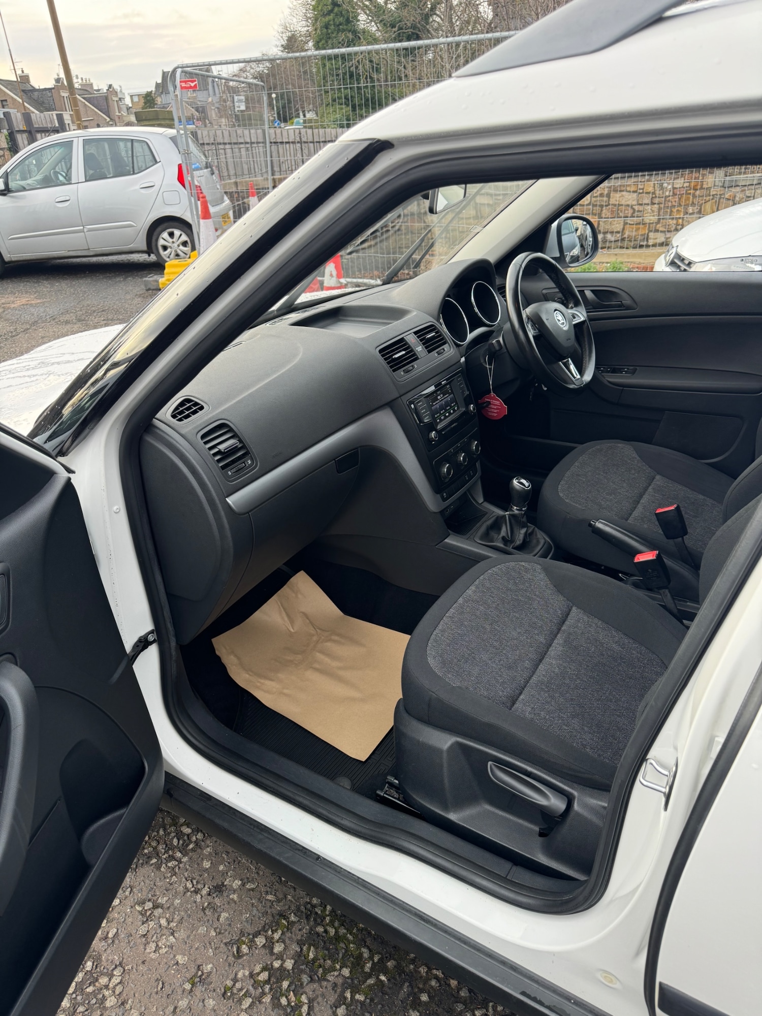 Used Skoda Yeti 2015 for sale - 76980085: Photo 9