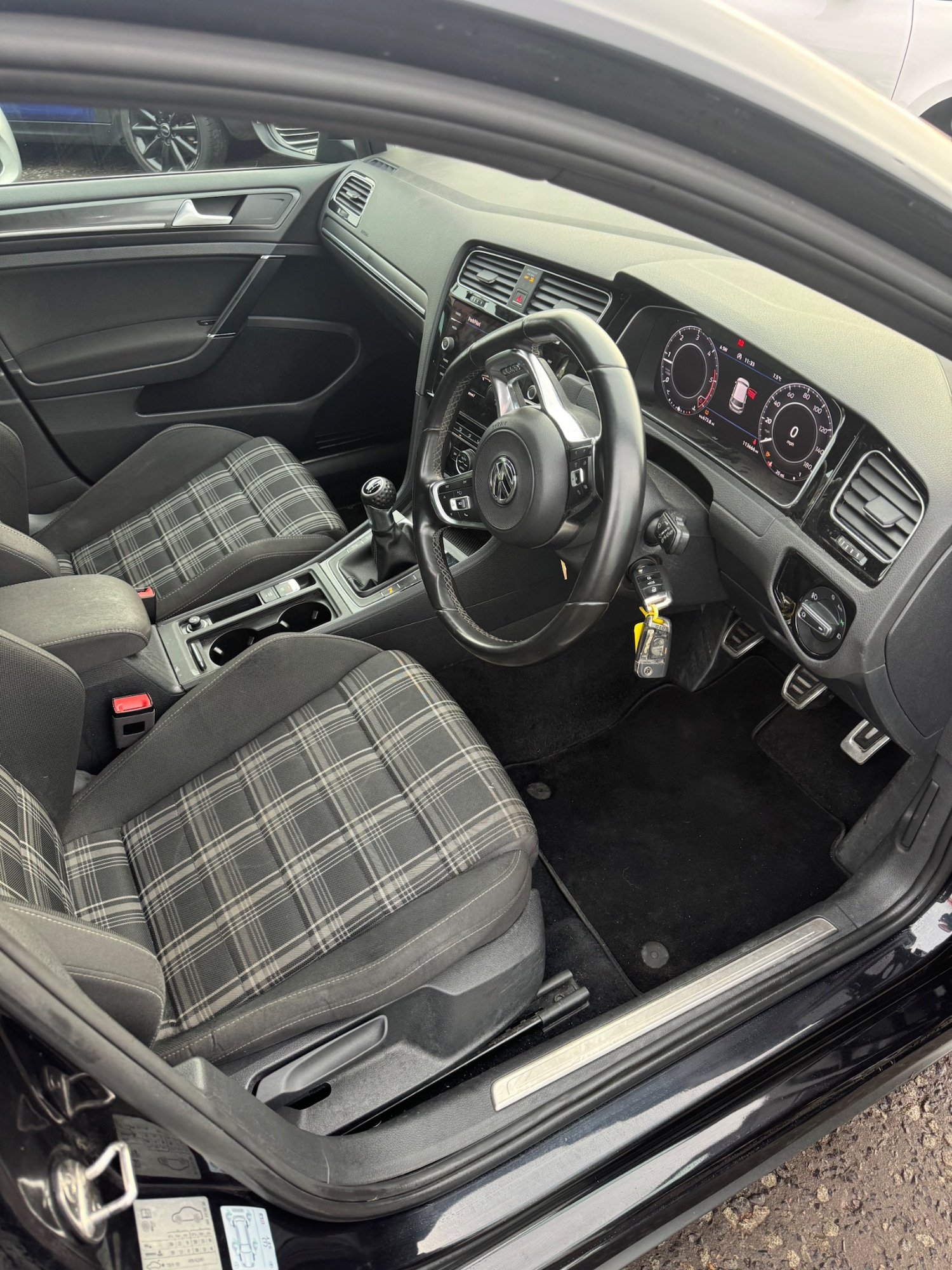 Used Volkswagen Golf 2017 for sale - 76980098: Photo 15