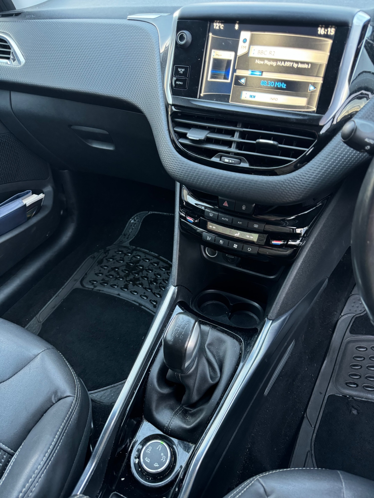 Used Peugeot 2008 2014 for sale - 76565744: Photo 10