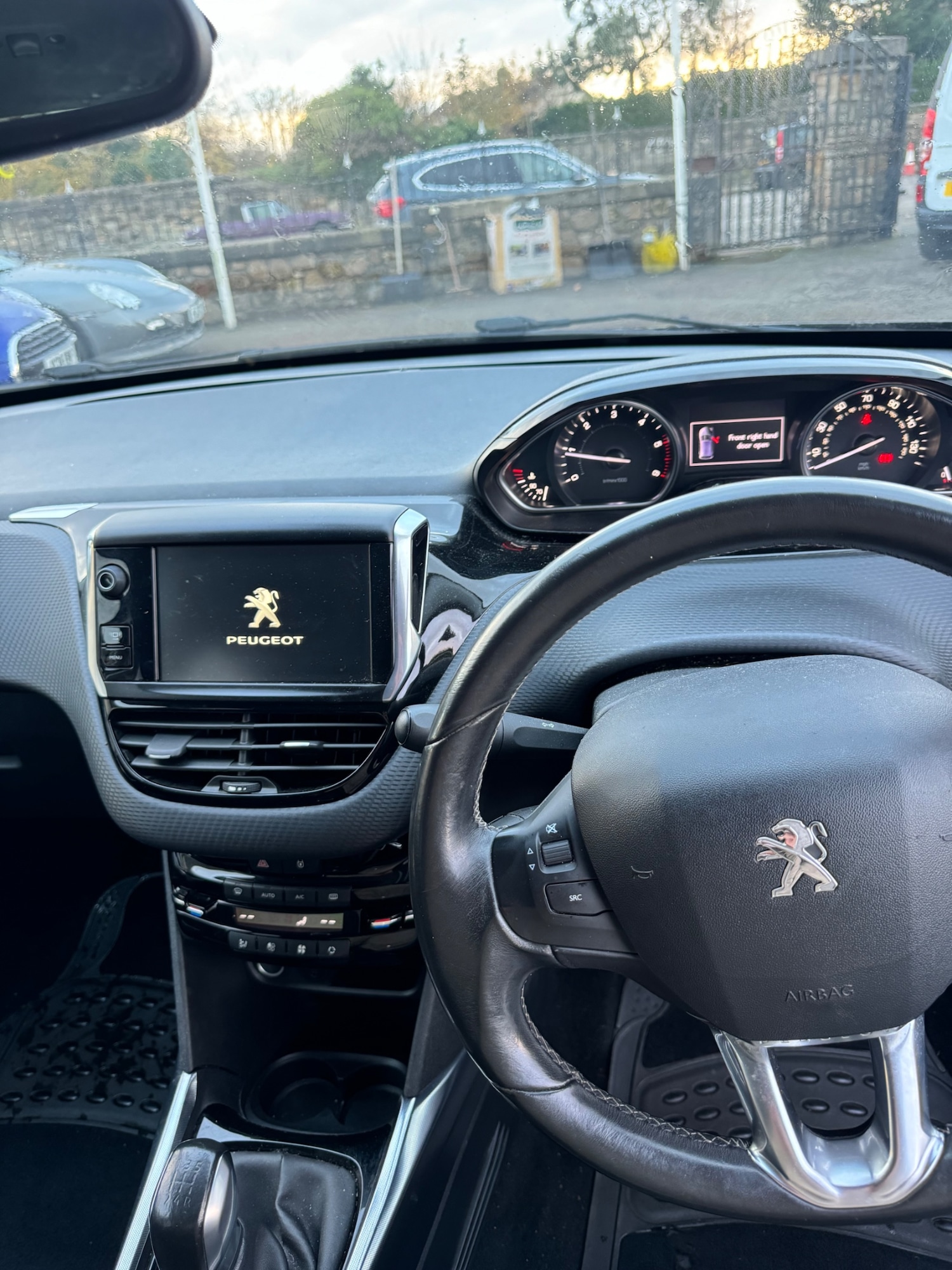 Used Peugeot 2008 2014 for sale - 76565744: Photo 8