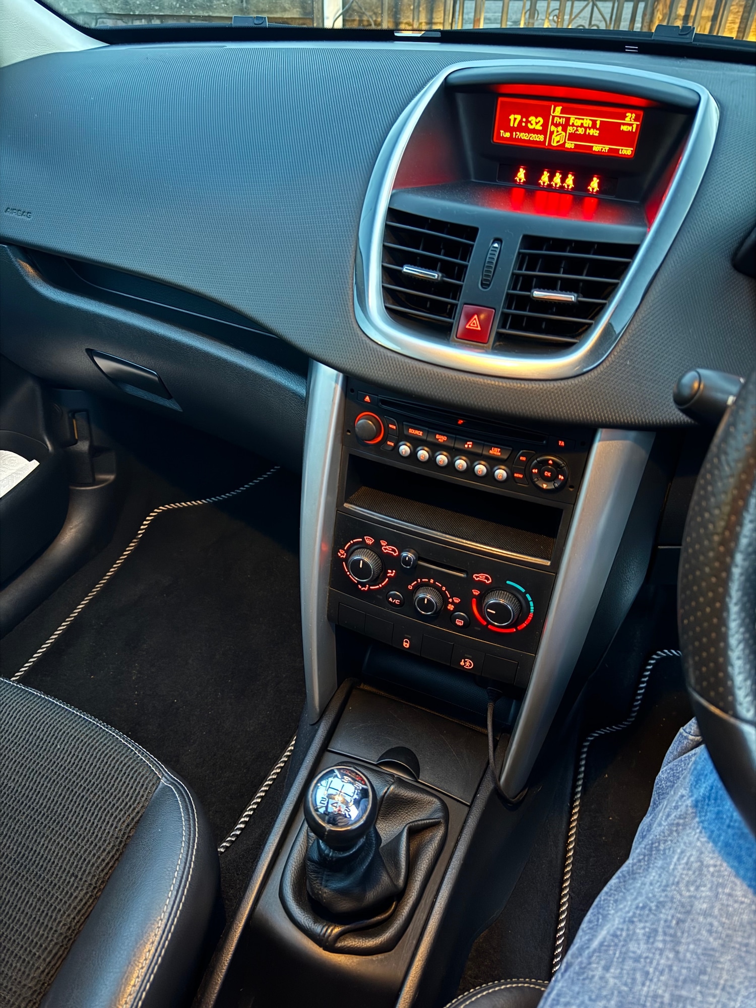 Used Peugeot 207 2012 for sale - 77585573: Photo 14