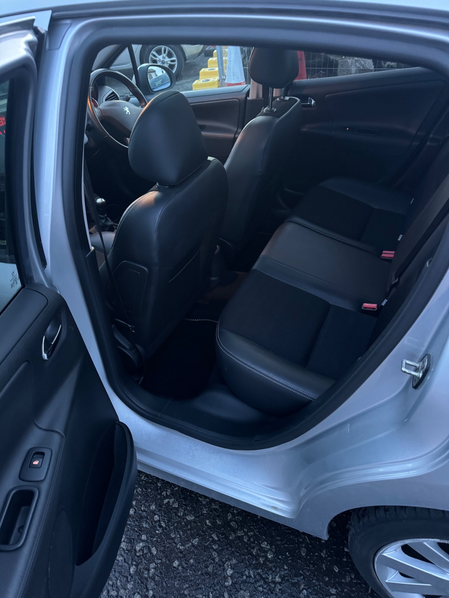 Used Peugeot 207 2012 for sale - 77585573: Photo 22