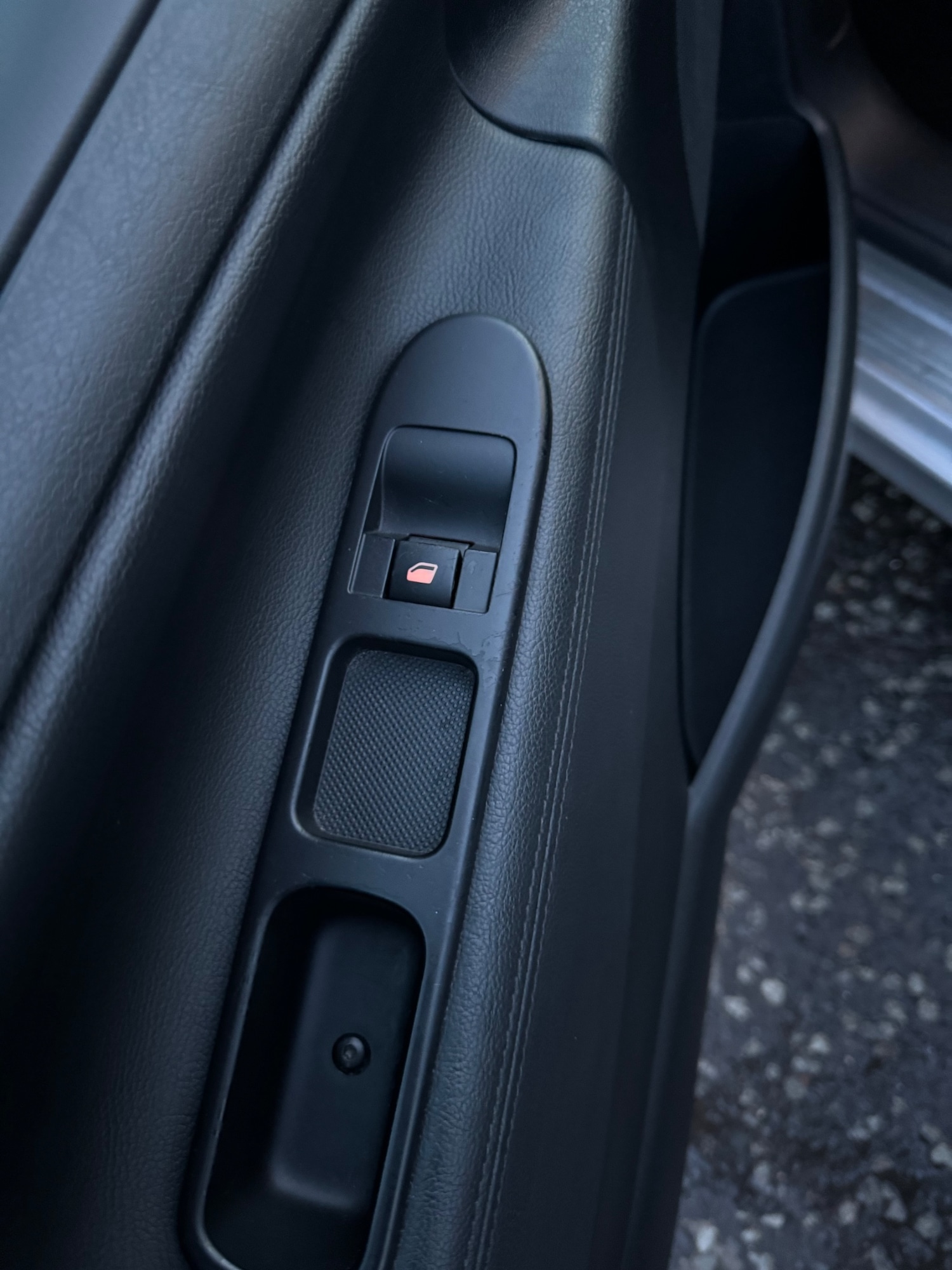 Used Peugeot 207 2012 for sale - 77585573: Photo 24