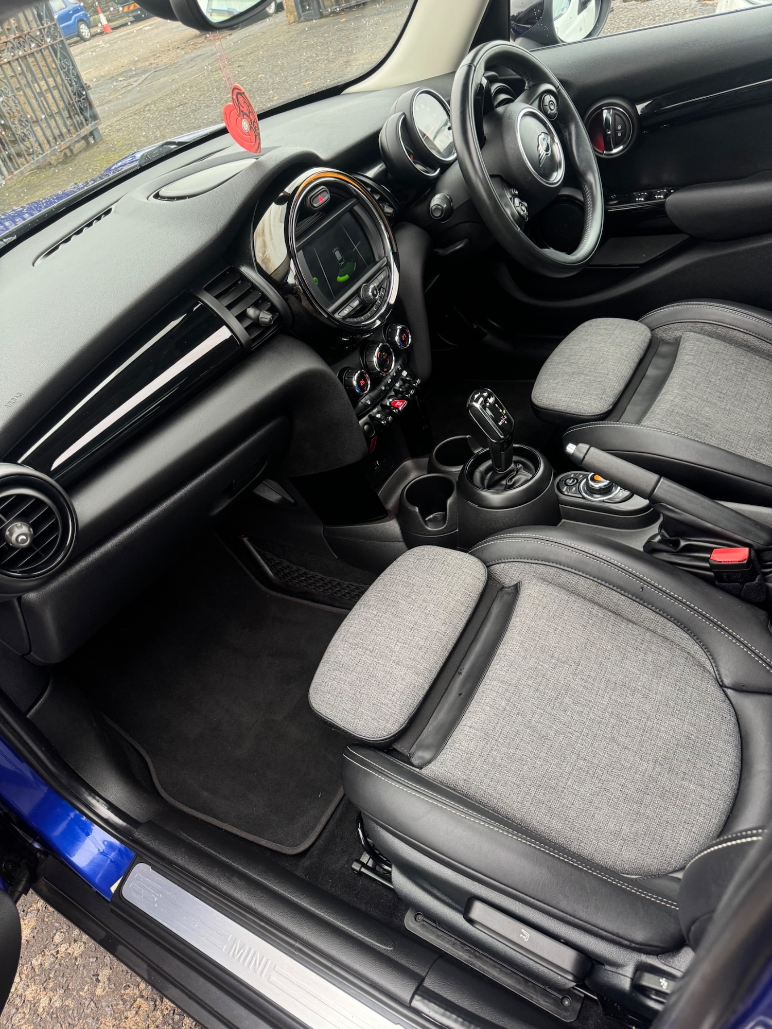 Used MINI Hatch 2018 for sale - 76706338: Photo 8