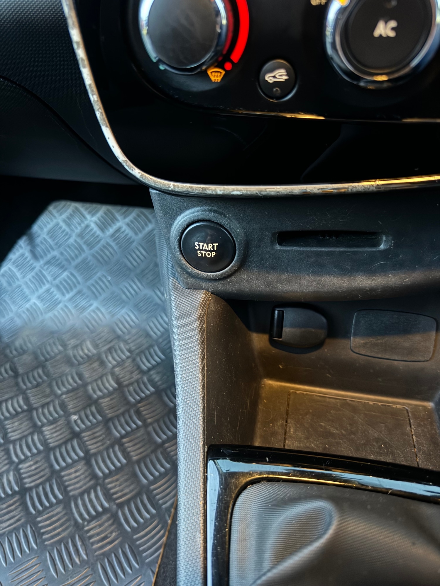 Used Renault Clio 2013 for sale - 78139376: Photo 16