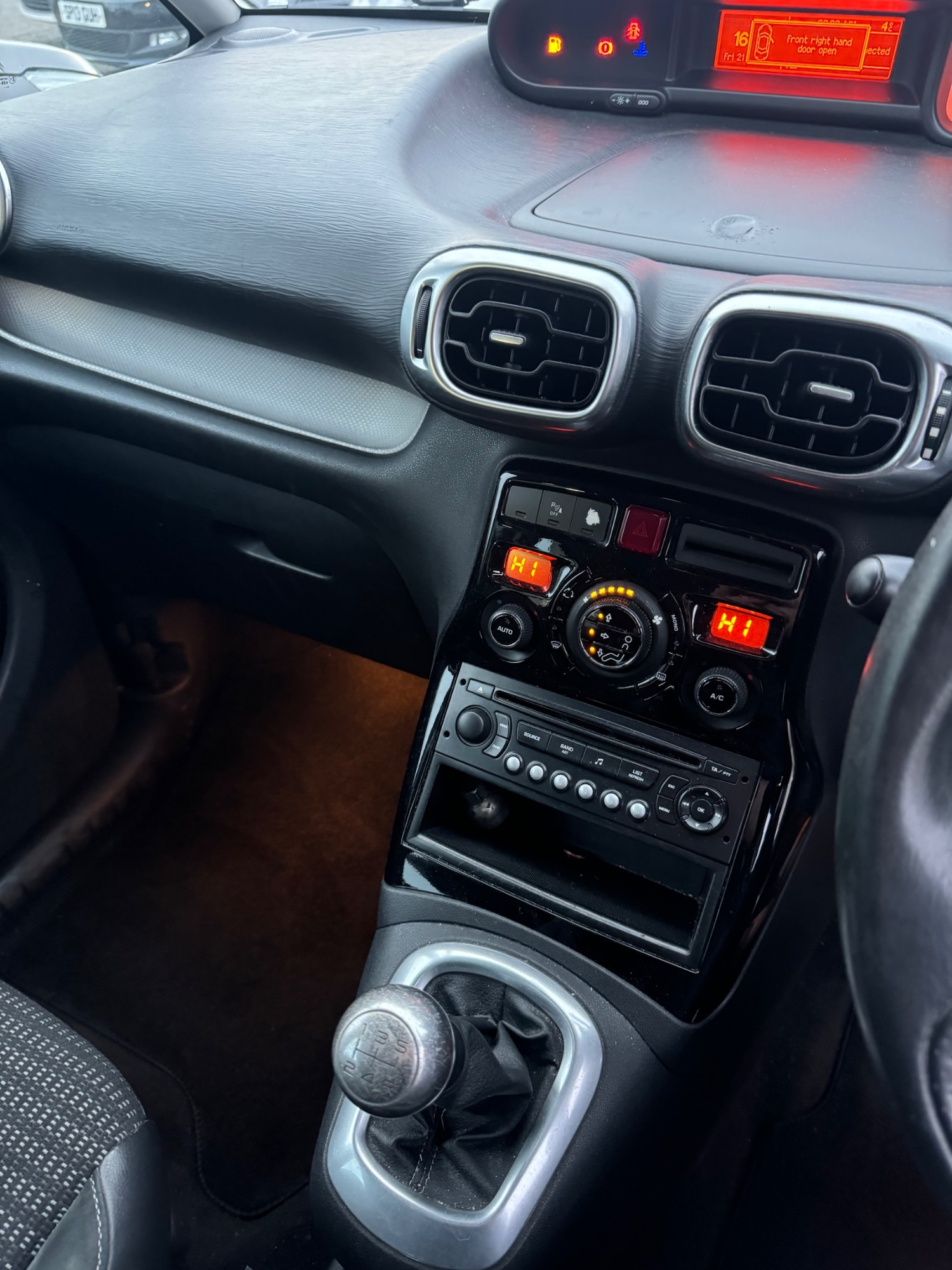 Used Citroen C3 Picasso 2011 for sale - 76664598: Photo 13