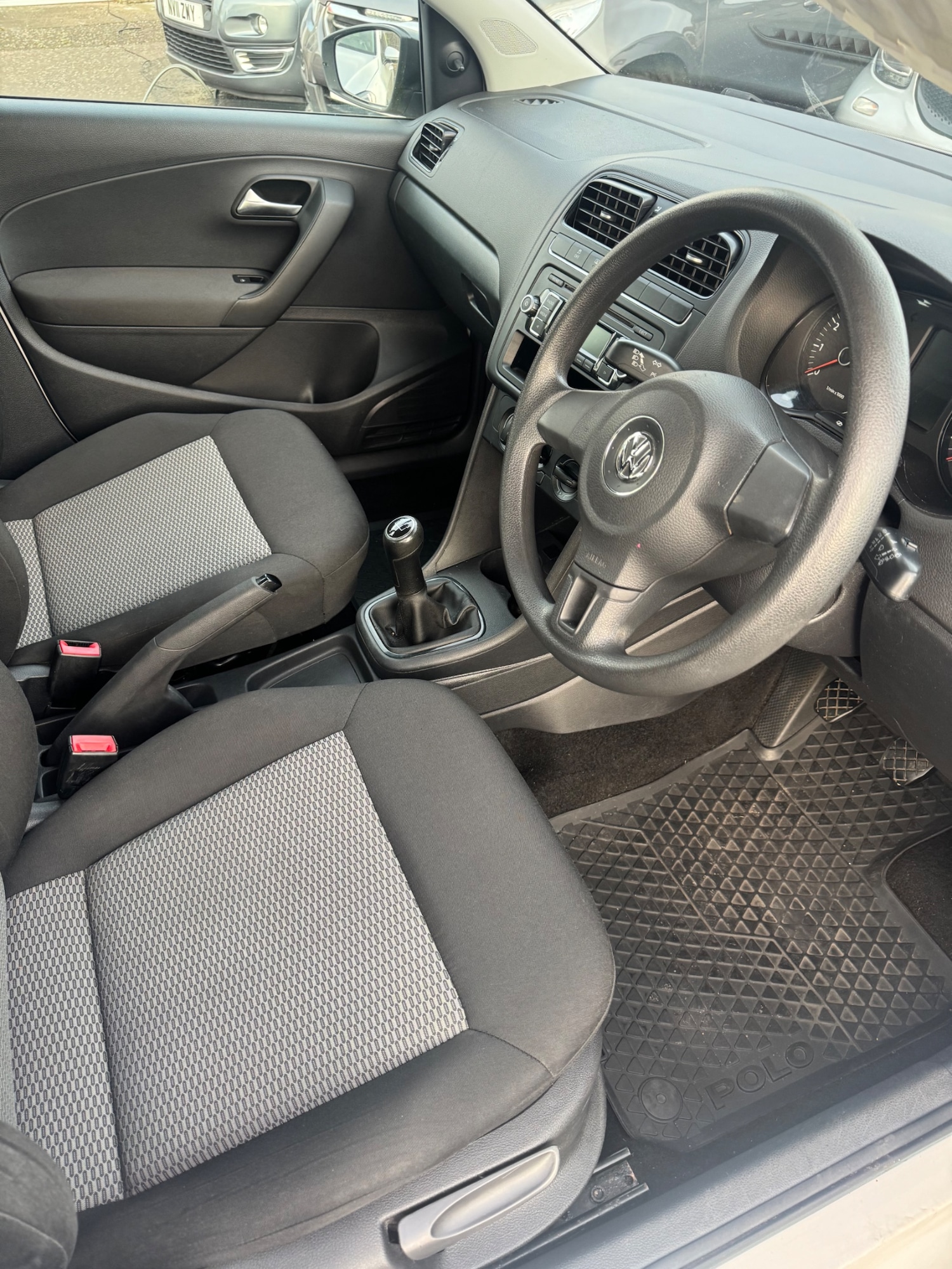 Used Volkswagen Polo 2012 for sale - 76906271: Photo 4