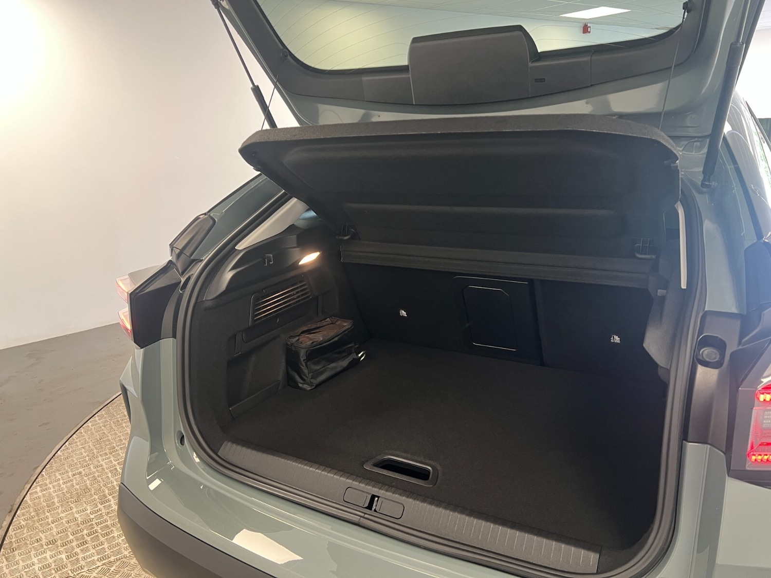 Used Citroen C4 2025 for sale - 76834786: Photo 25