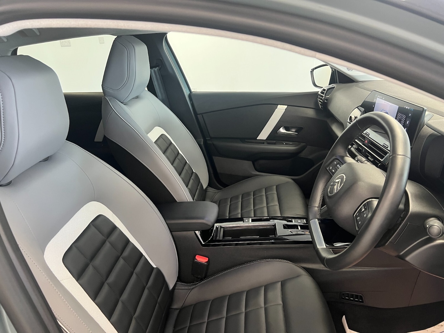 Used Citroen C4 2025 for sale - 76834786: Photo 30