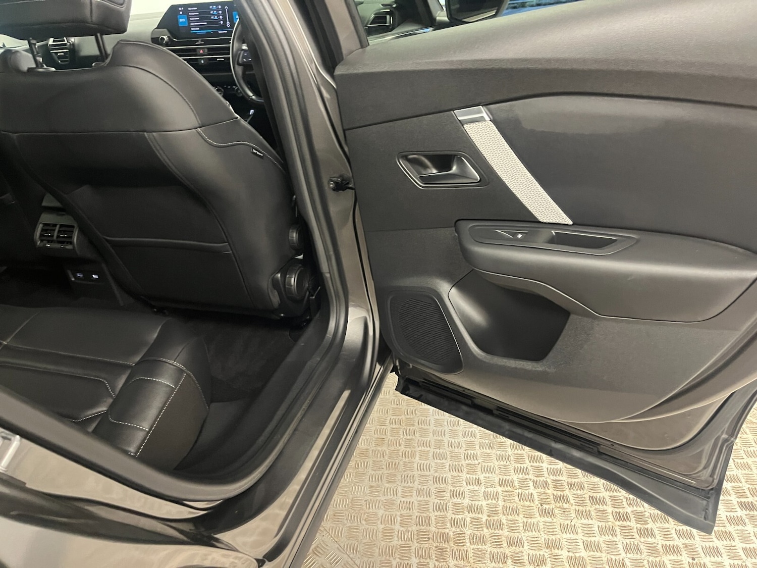 Used Citroen C4 2022 for sale - 77285724: Photo 50