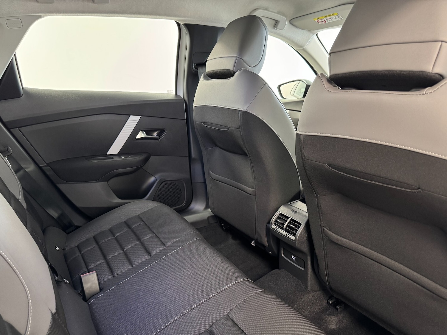 Used Citroen C4 2025 for sale - 76276742: Photo 13