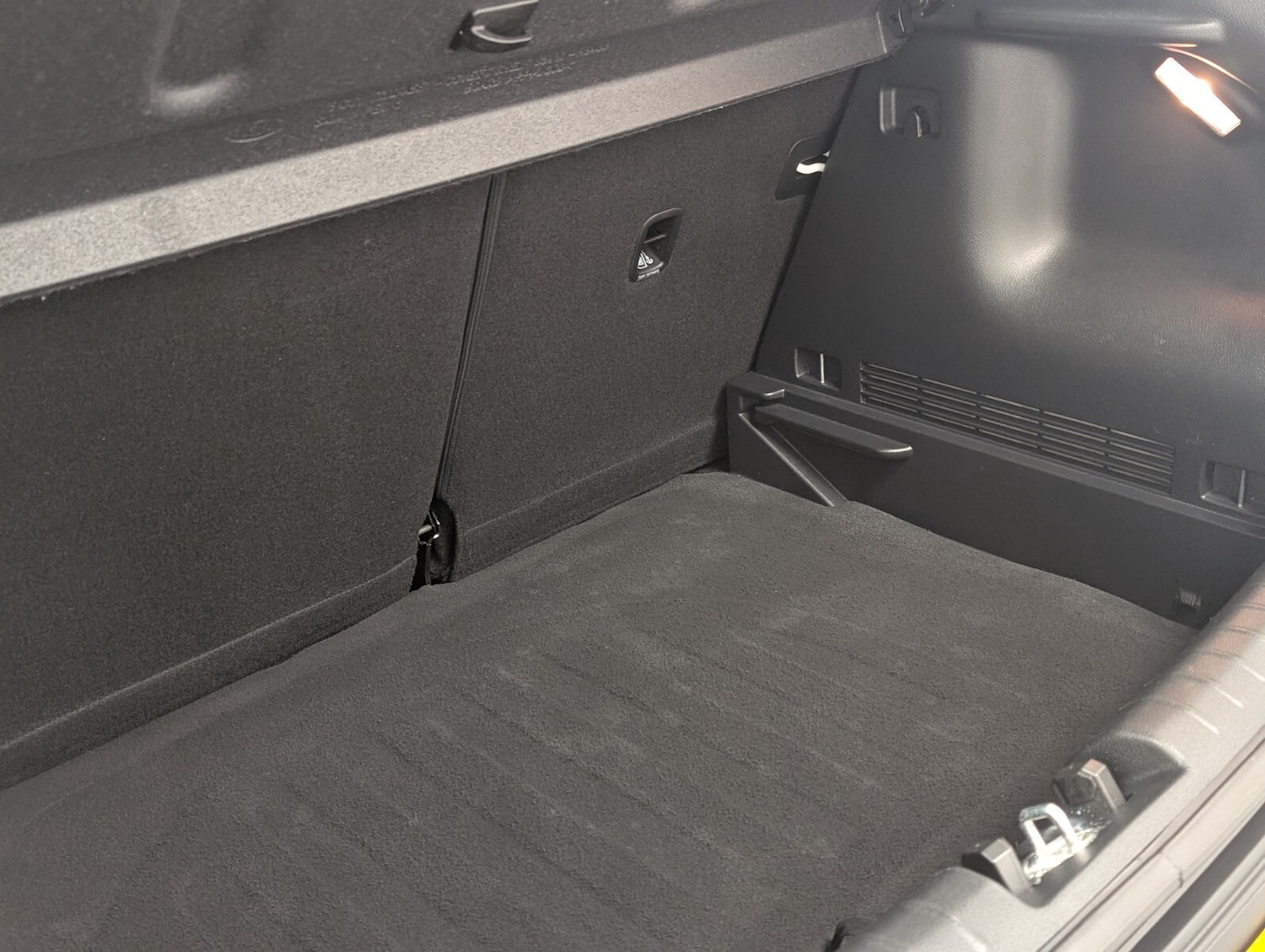 Used Kia Stonic 2021 for sale - 76507674: Photo 24