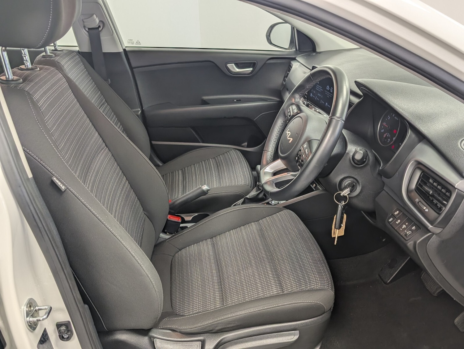 Used Kia Stonic 2021 for sale - 76507674: Photo 30