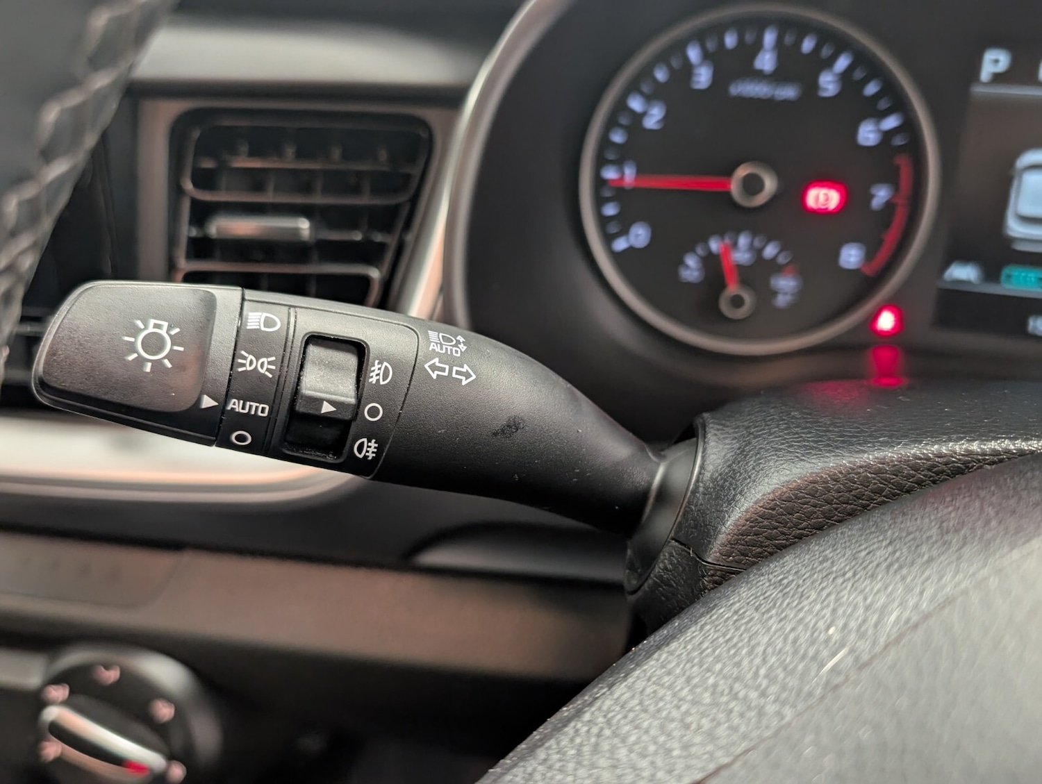 Used Kia Stonic 2021 for sale - 76507674: Photo 37