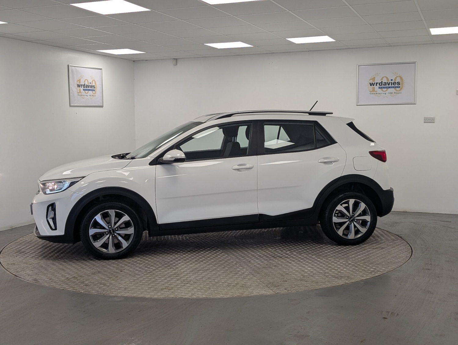 Used Kia Stonic 2021 for sale - 76507674: Photo 4