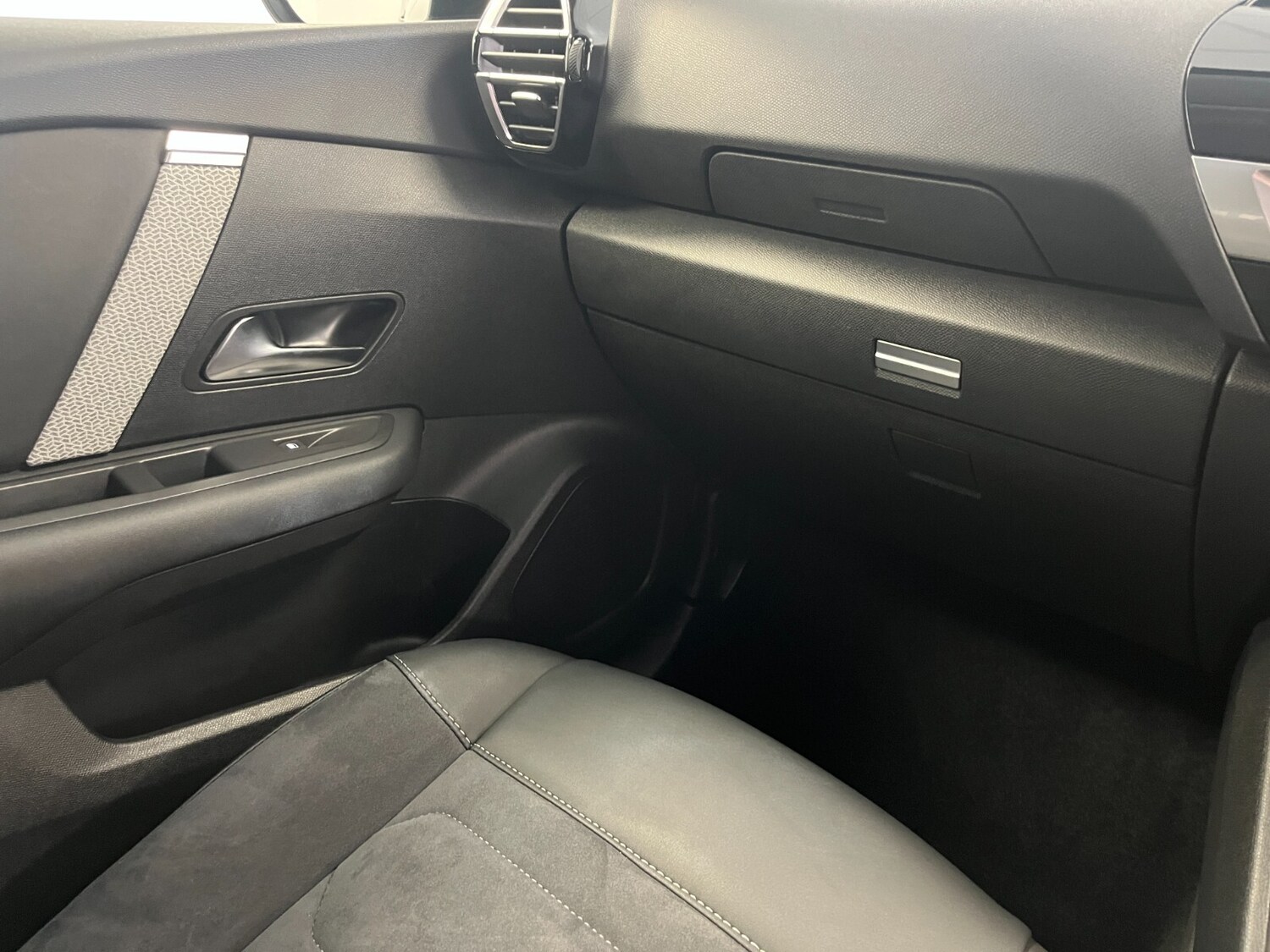 Used Citroen C4 2024 for sale - 76276407: Photo 65