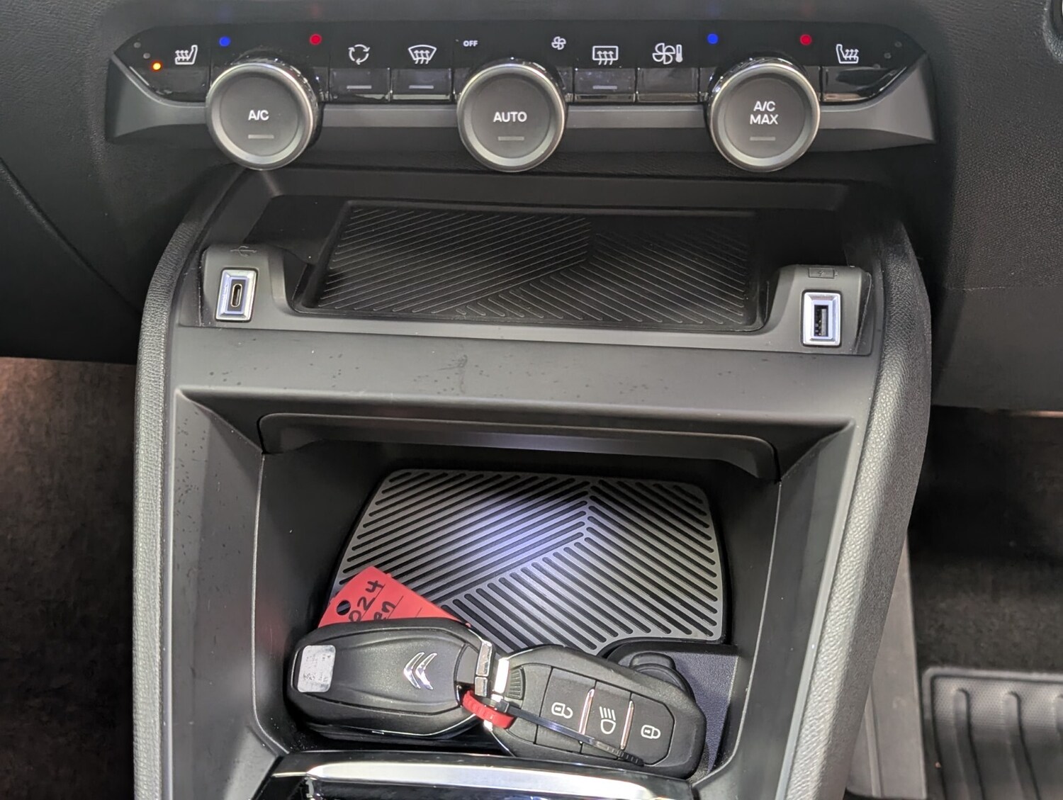 Used Citroen C4 2024 for sale - 76276831: Photo 53