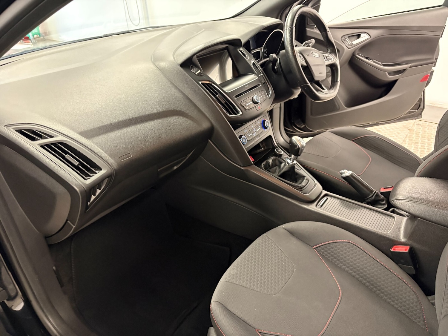 Used Ford Focus 2018 for sale - 76420413: Photo 12