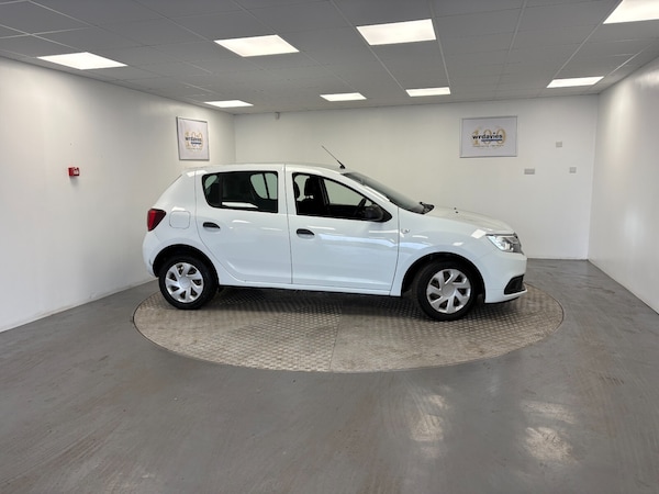 Used Dacia Sandero 2018 for sale - 76302467: Photo 2