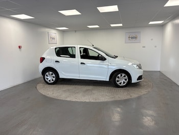 Used Dacia Sandero 2018 for sale - 76302467: Photo 2