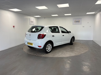 Used Dacia Sandero 2018 for sale - 76302467: Photo 3