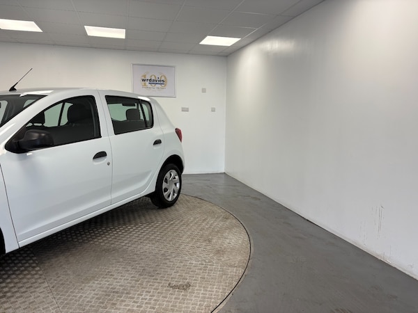 Used Dacia Sandero 2018 for sale - 76302467: Photo 5