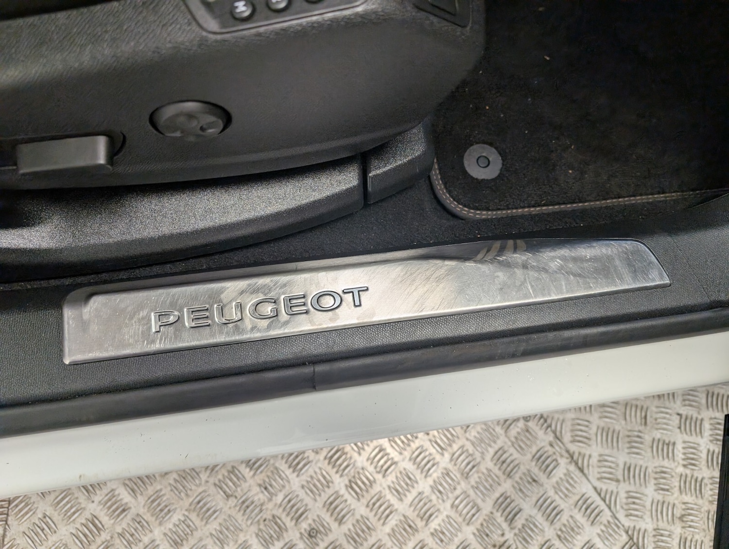 Used Peugeot 3008 2017 for sale - 76507534: Photo 29