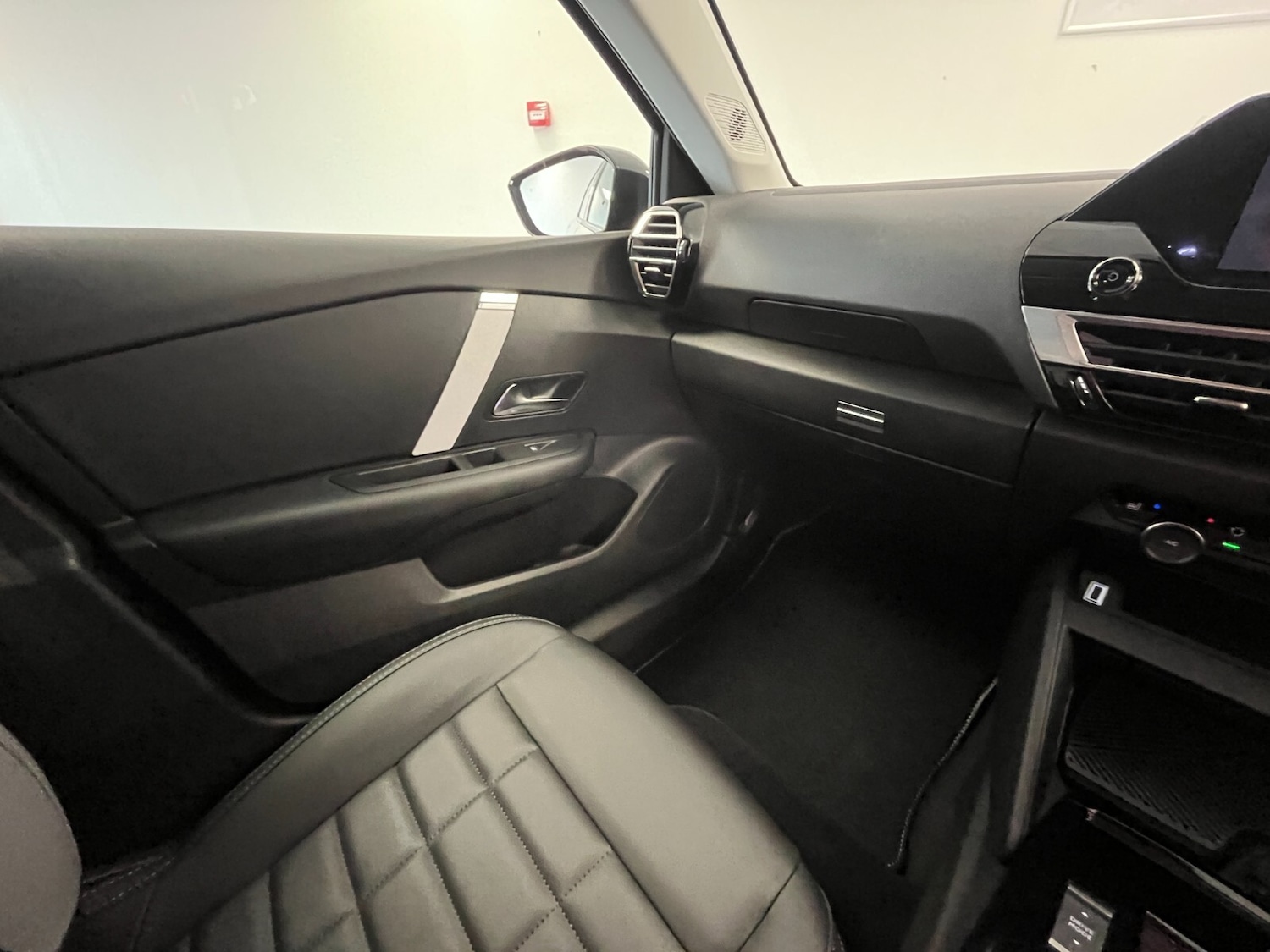 Used Citroen C4 2025 for sale - 76276360: Photo 48