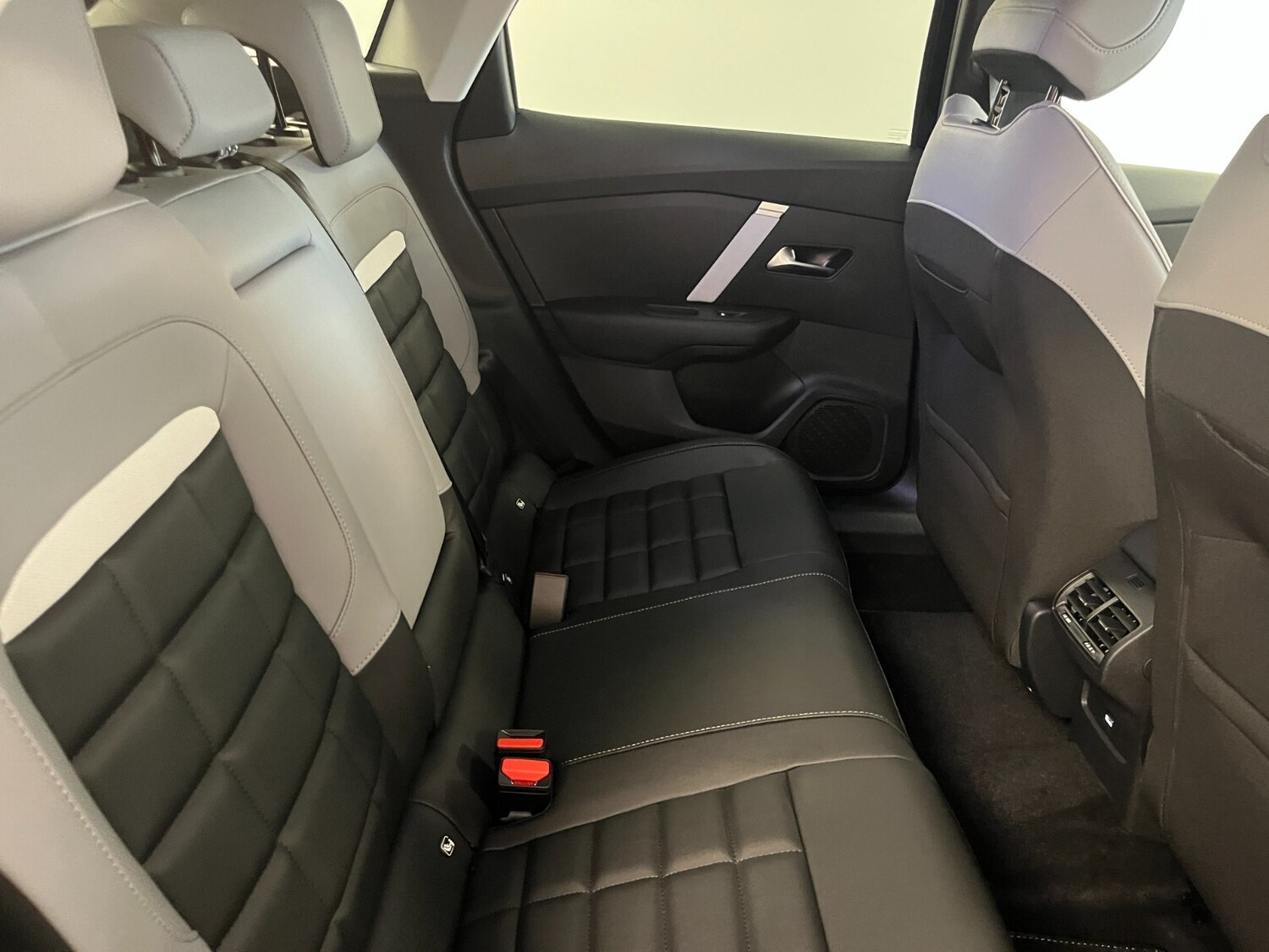 Used Citroen C4 2025 for sale - 76276360: Photo 50