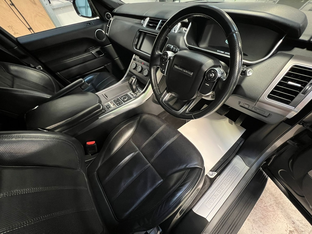 Used Land Rover Range Rover Sport 2015 for sale - 76687533: Photo 16