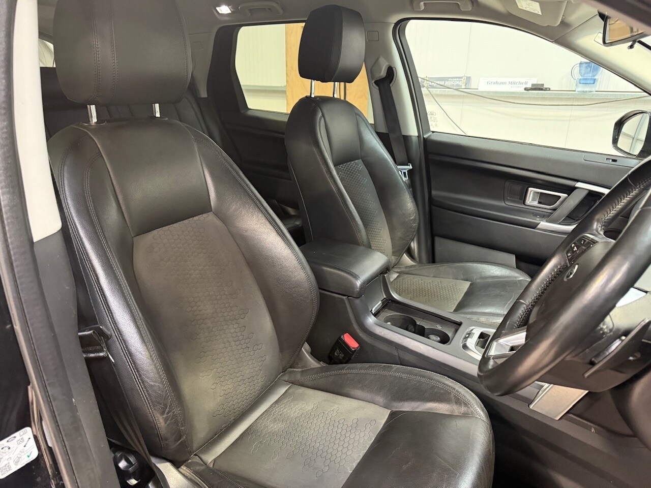 Used Land Rover Discovery Sport 2017 for sale - 77934832: Photo 15