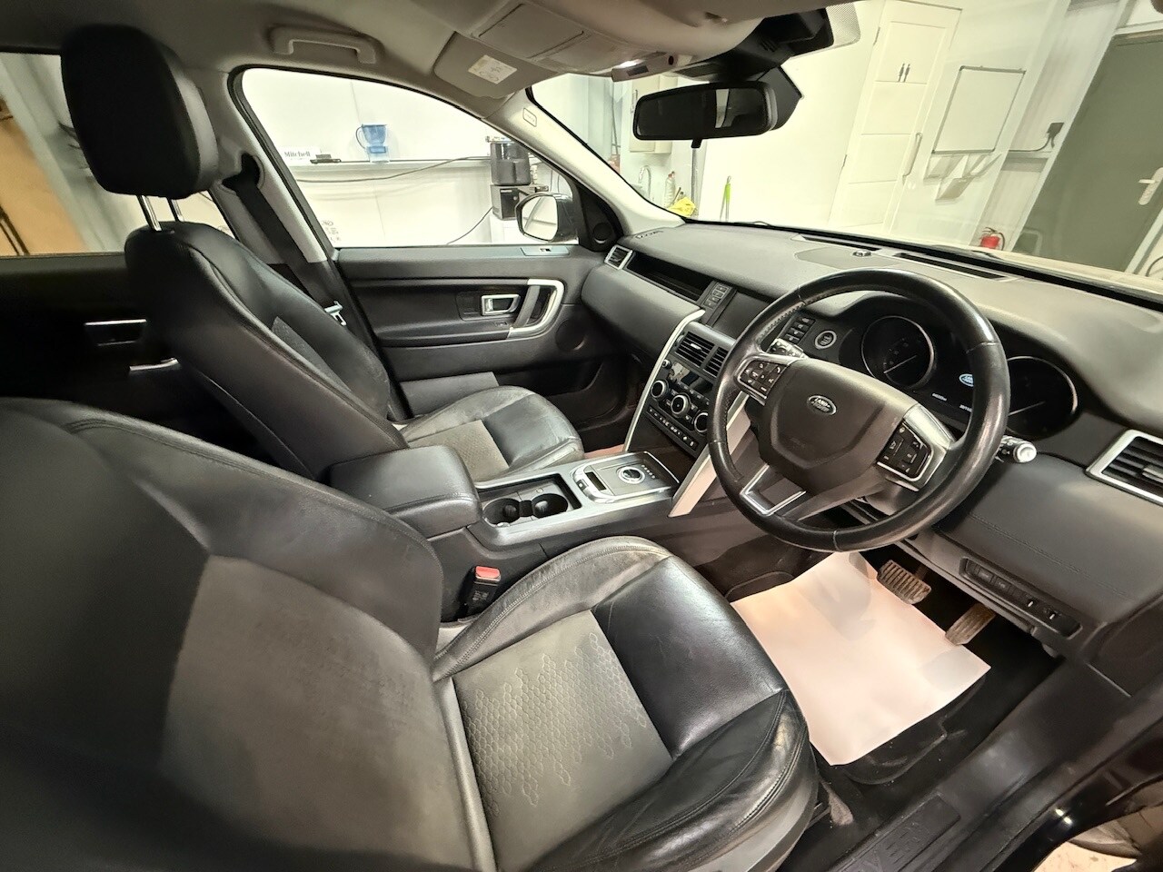 Used Land Rover Discovery Sport 2017 for sale - 77934832: Photo 17