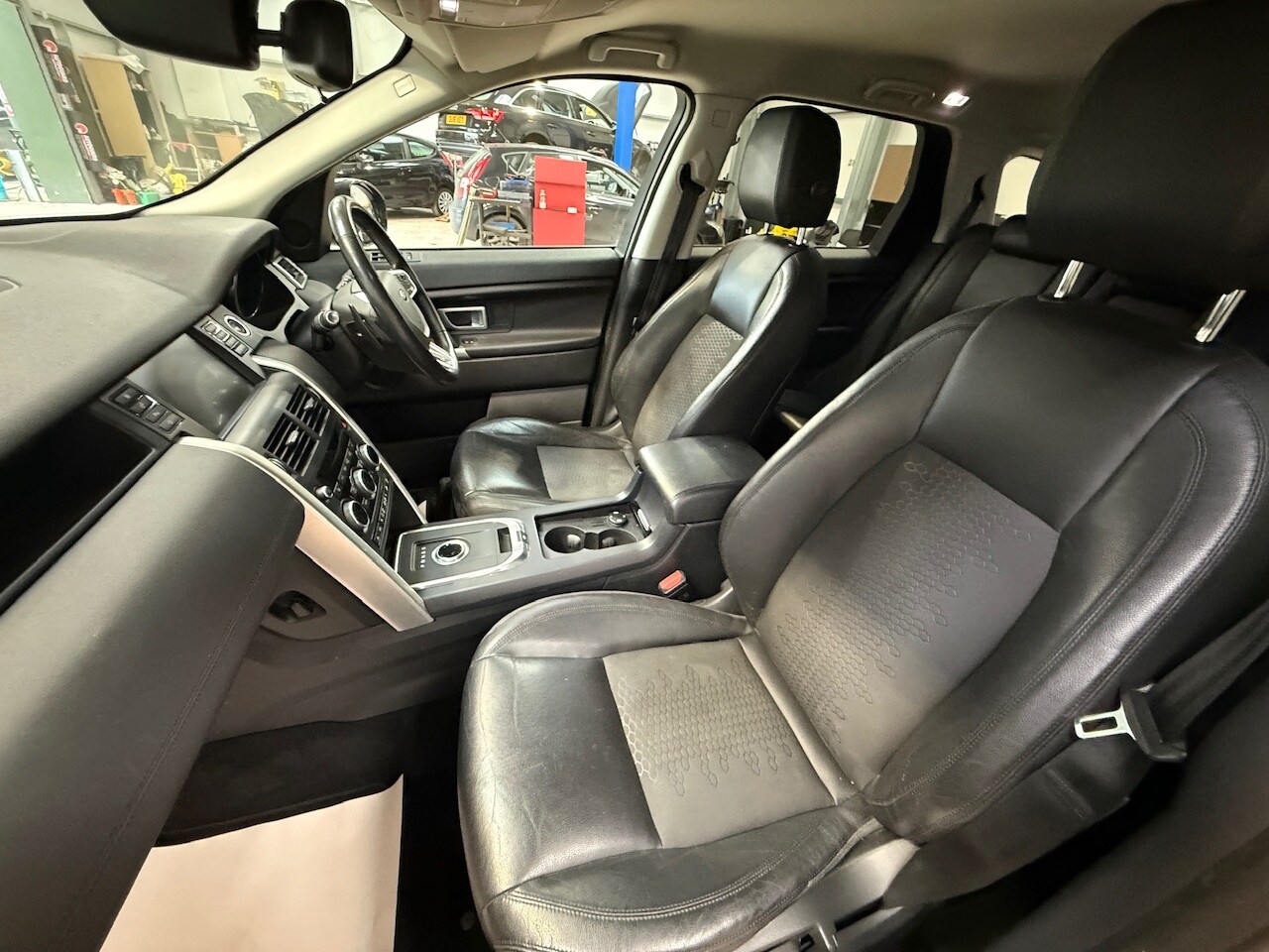 Used Land Rover Discovery Sport 2017 for sale - 77934832: Photo 23