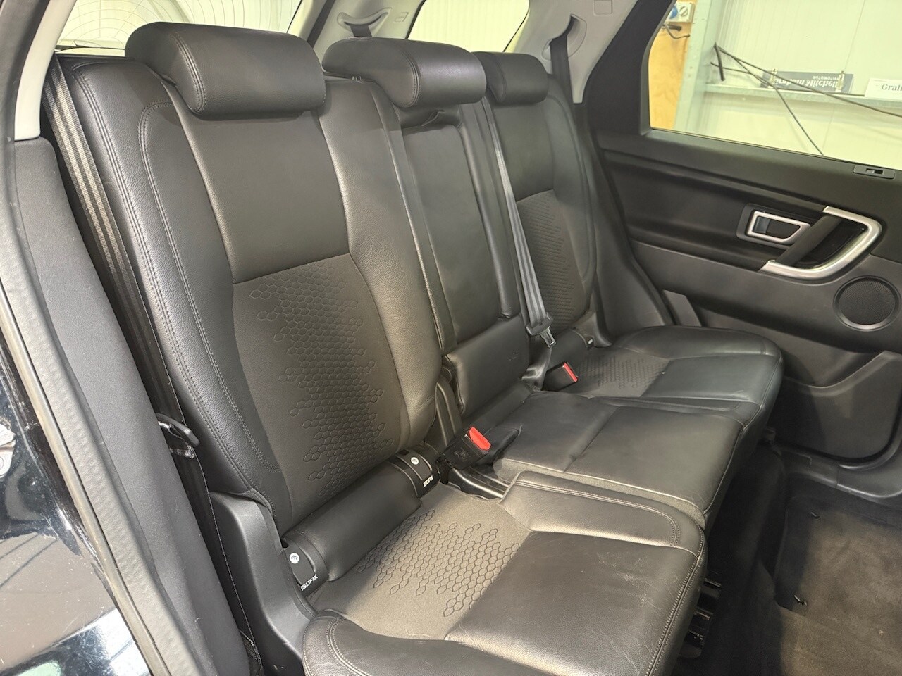 Used Land Rover Discovery Sport 2017 for sale - 77934832: Photo 25