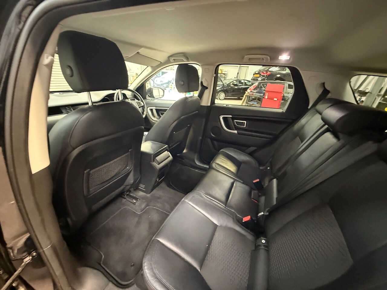 Used Land Rover Discovery Sport 2017 for sale - 77934832: Photo 34