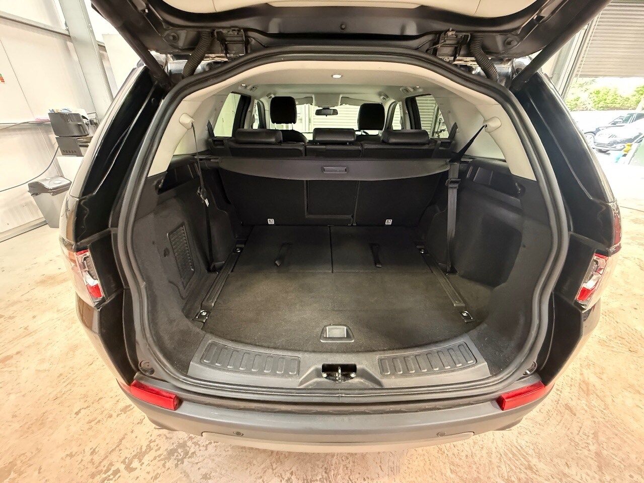 Used Land Rover Discovery Sport 2017 for sale - 77934832: Photo 36