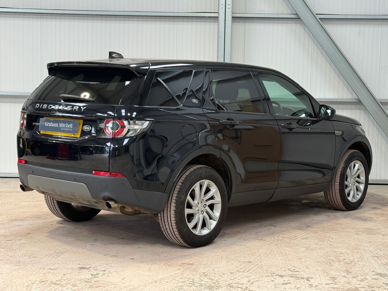 Used Land Rover Discovery Sport 2017 for sale - 77934832: Photo 4